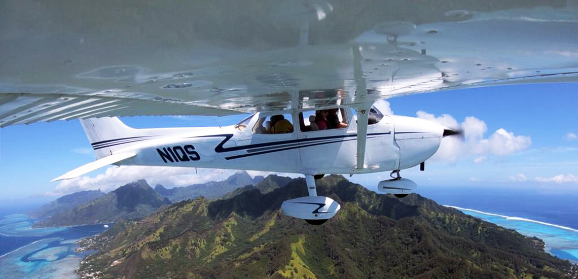 https://tahititourisme.com.br/wp-content/uploads/2017/08/C3P-Cessna-above-Moorea.jpg